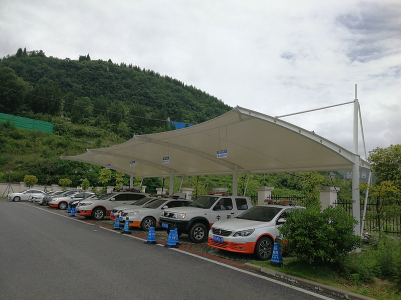 膜結(jié)構(gòu)停車棚